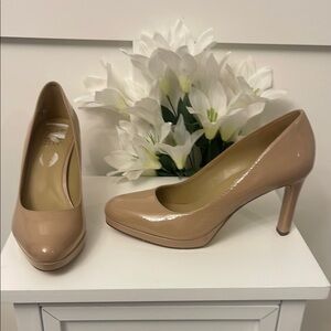 Elegant Nude Pumps